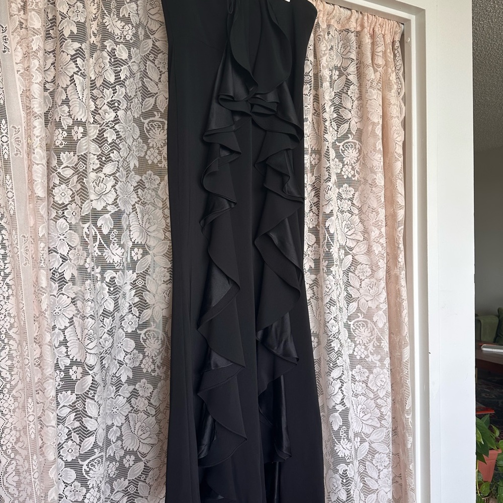 Badgley Mischka Black Strapless Ruffle Dress